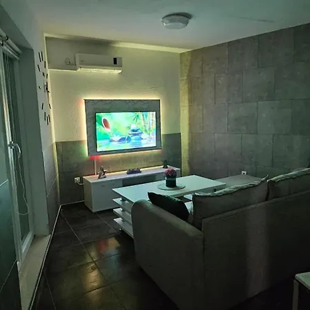 Silver Apartman-neum Neum