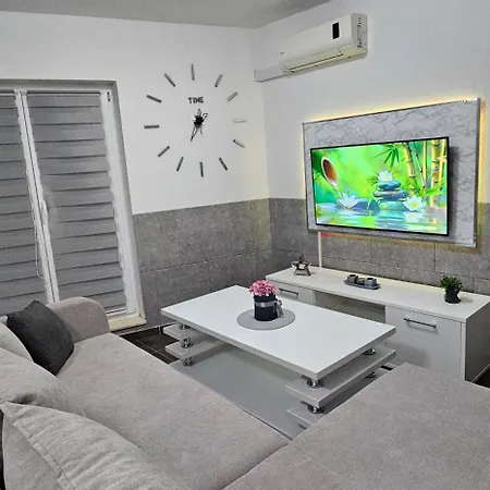 Silver Apartman-neum *